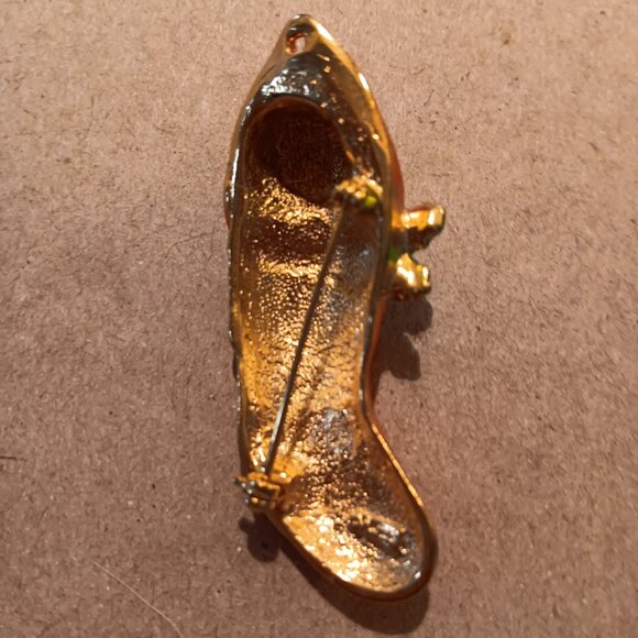 VINTAGE CHRISTMAS BROOCH OAJC KITTEN IN STOCKING GOLD TONE ENAMEL - Picture 3 of 5